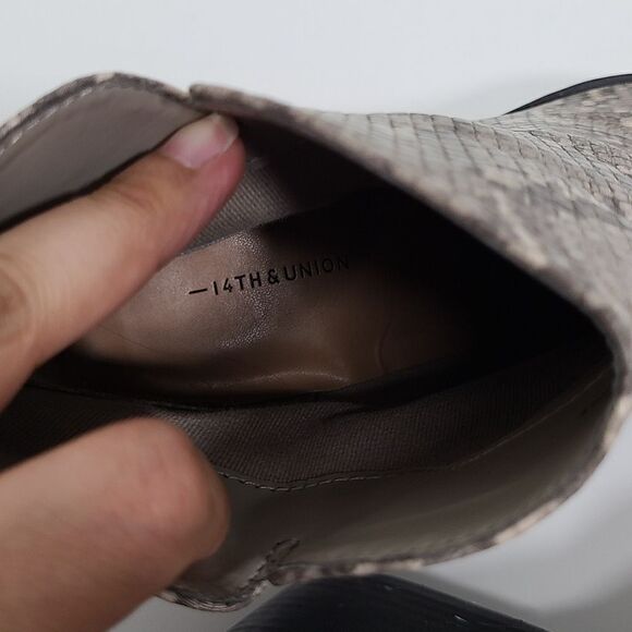 14th & Union Snakeskin Pattern Pointed Toe Ankle Boots/ Block Heel Size 8.5 - Picture 7 of 10